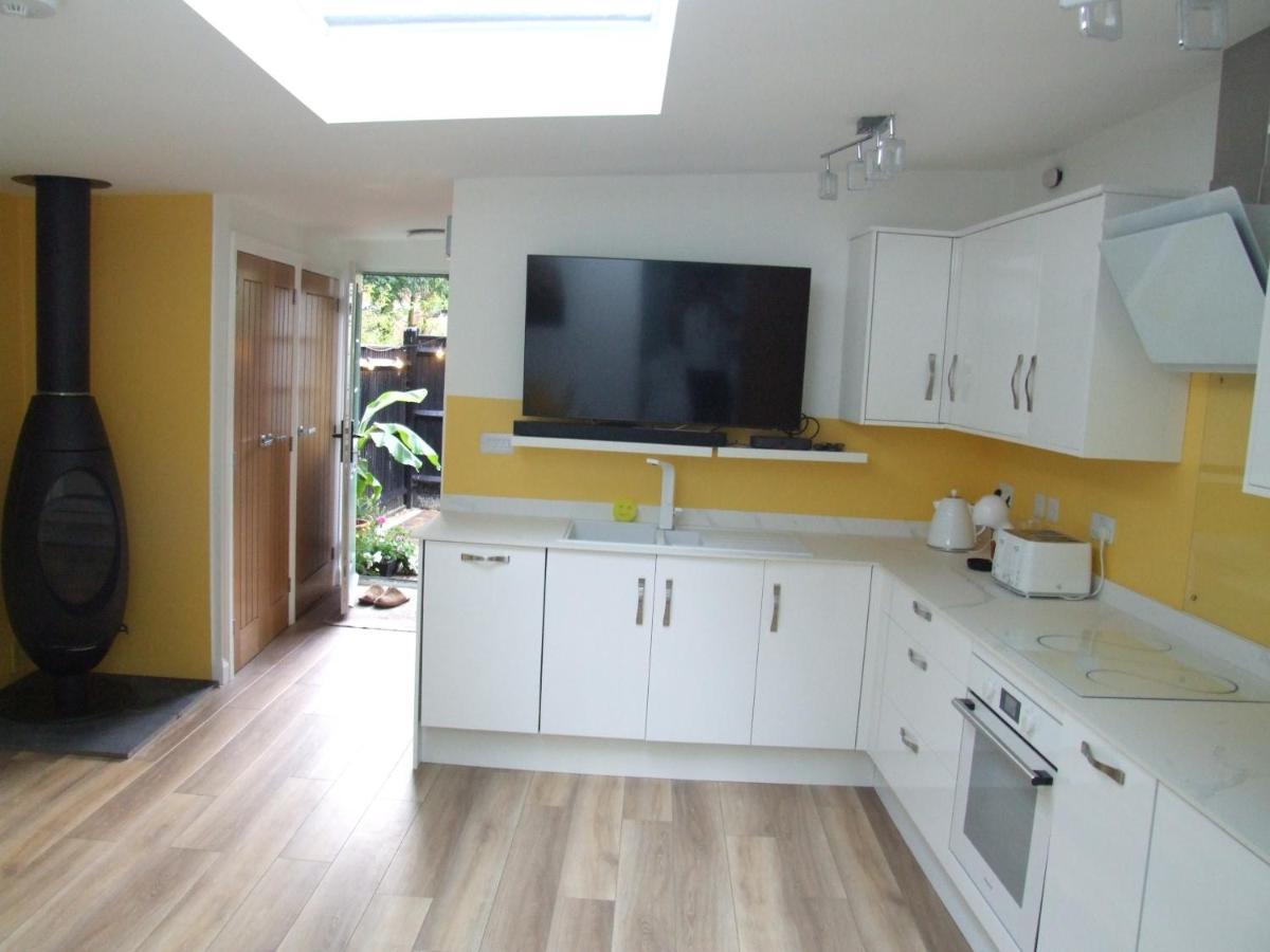 Charming Woodland Lodge 2 Person 1 Bedroom Great Yarmouth Eksteriør bilde