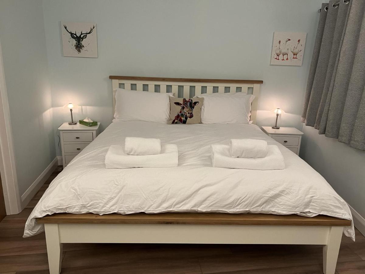 Charming Woodland Lodge 2 Person 1 Bedroom Great Yarmouth Eksteriør bilde